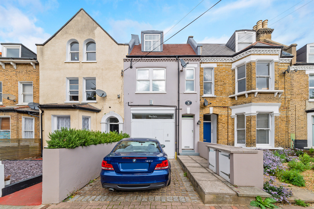 house or flat for sale or rent in south west London